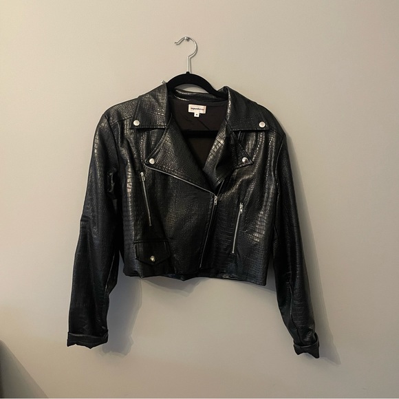 superdown x Revolve Colette Cropped Moto Jacket in Black - Picture 5 of 8